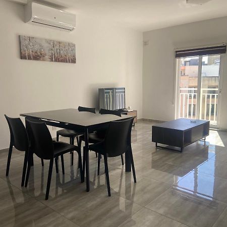 F10 Modern And Bright Apartment In Malta Мсида Экстерьер фото